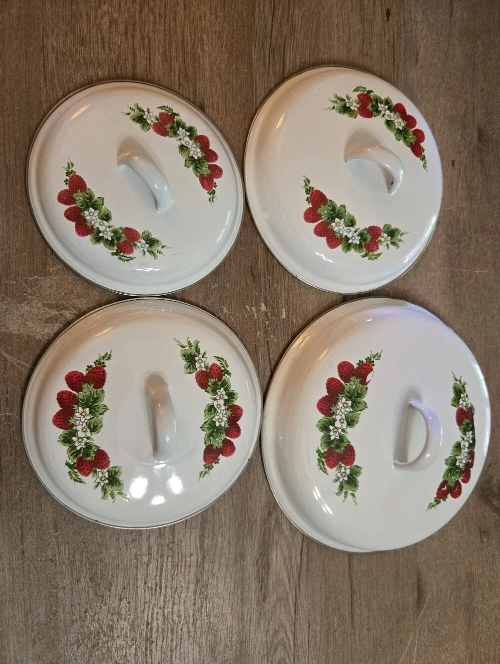 Vintage Enamel Strawberry Pattern Set